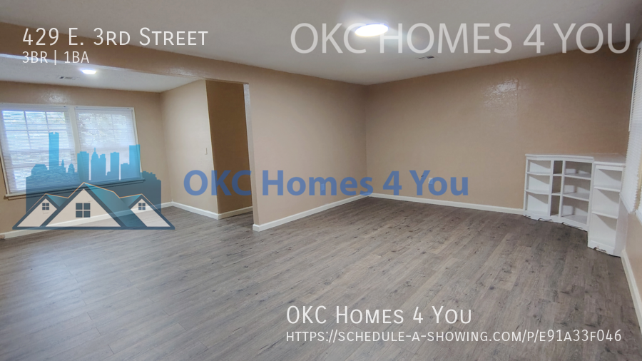 3 Bedroom, 1 Block South of UCO property image