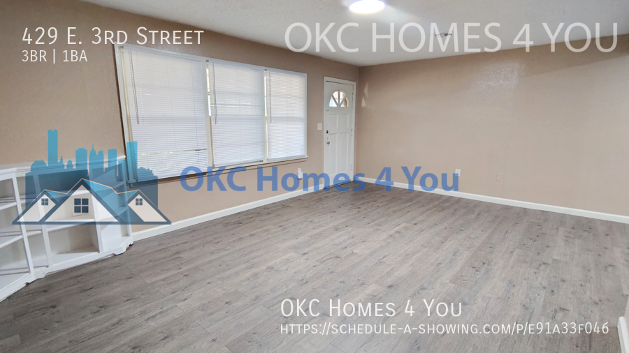 3 Bedroom, 1 Block South of UCO property image