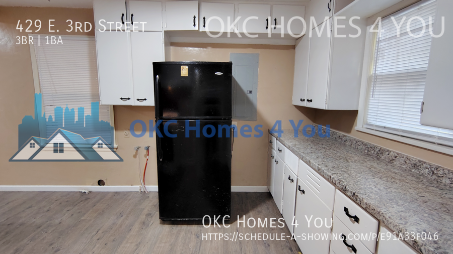 Start The New Year Here! 3 Bedroom, 1 Blk. So.of UCO property image