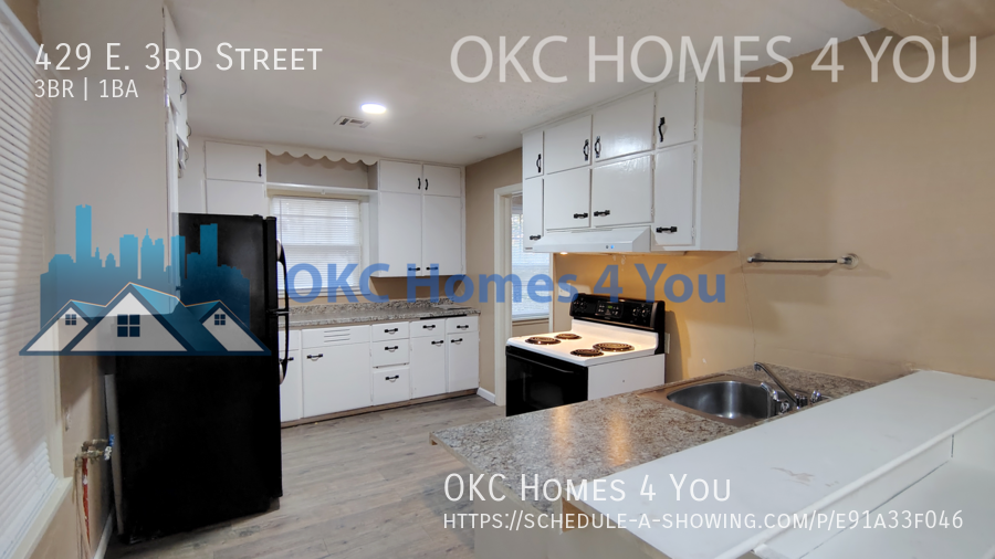 Start The New Year Here! 3 Bedroom, 1 Blk. So.of UCO property image