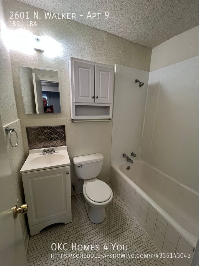 1 Bed in the Paseo District property image