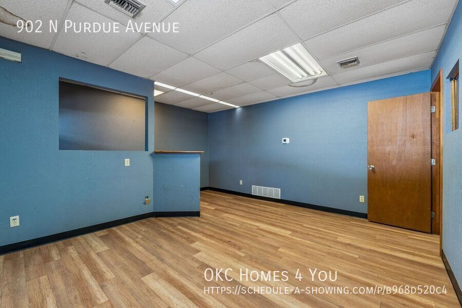 Gated Warehouse & Shop in NW OKC property image