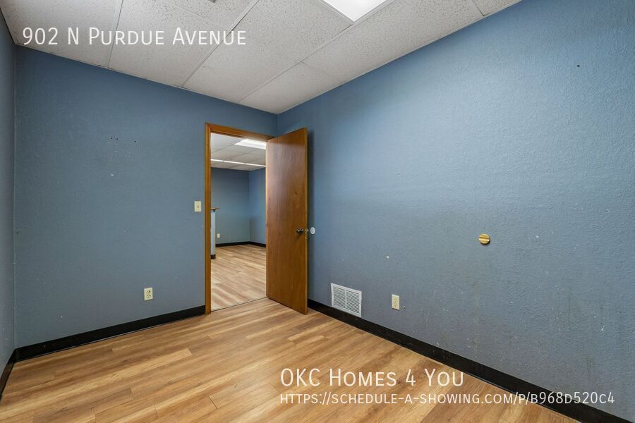 Gated Warehouse & Shop in NW OKC property image