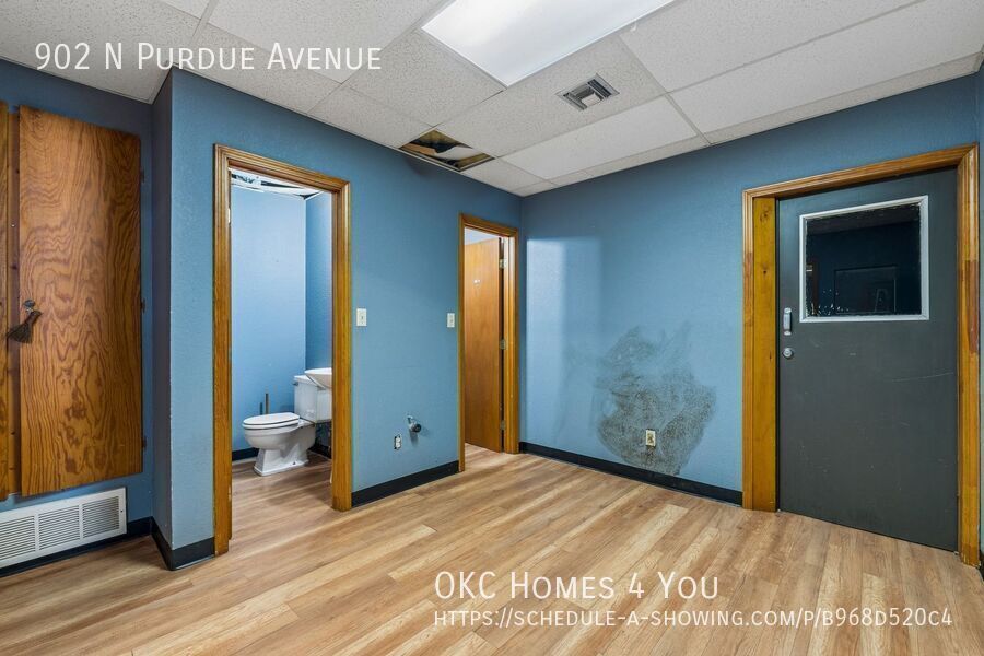 Gated Warehouse & Shop in NW OKC property image