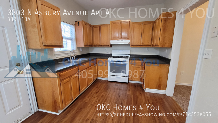 3 Bed Triplex with an Office in Bethany Schools! property image