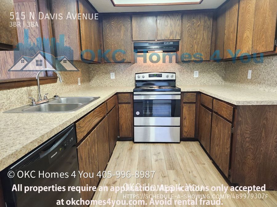 Large 3 bed, 2 1/2 bath duplex. property image