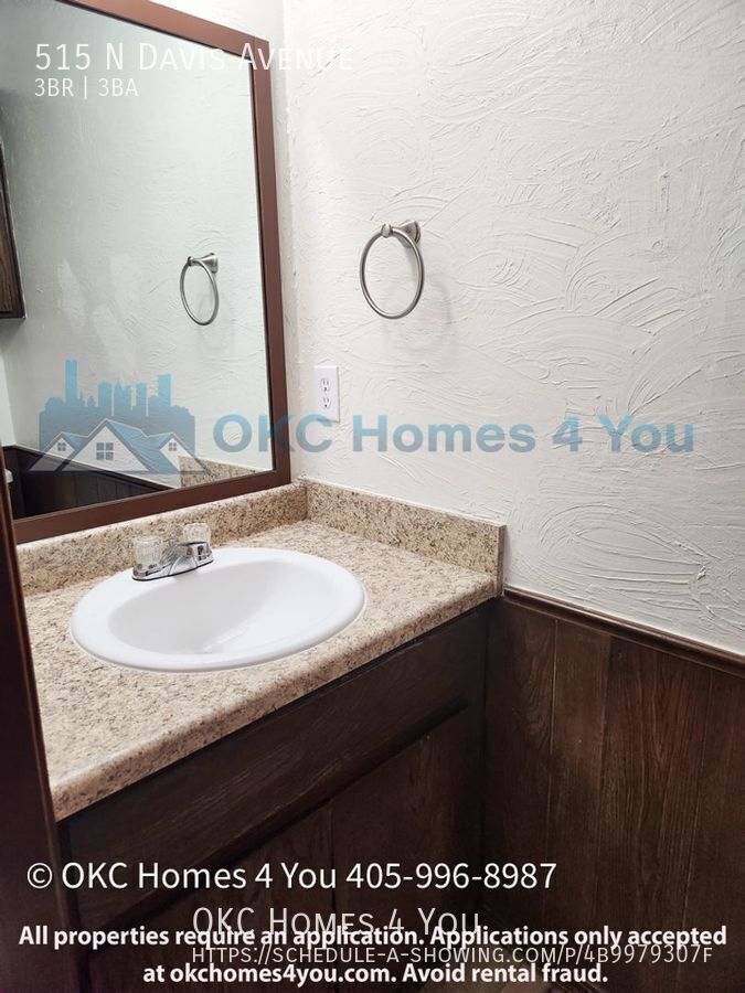 Large 3 bed, 2 1/2 bath duplex. property image