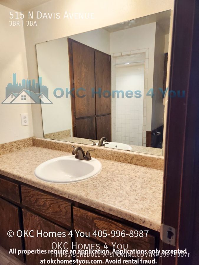 Large 3 bed, 2 1/2 bath duplex. property image