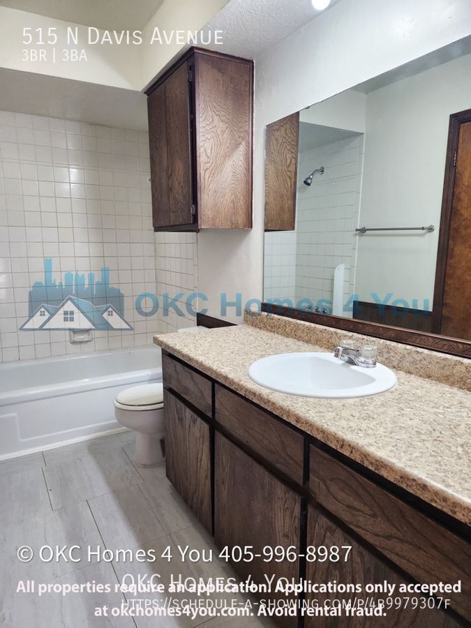 Large 3 bed, 2 1/2 bath duplex. property image